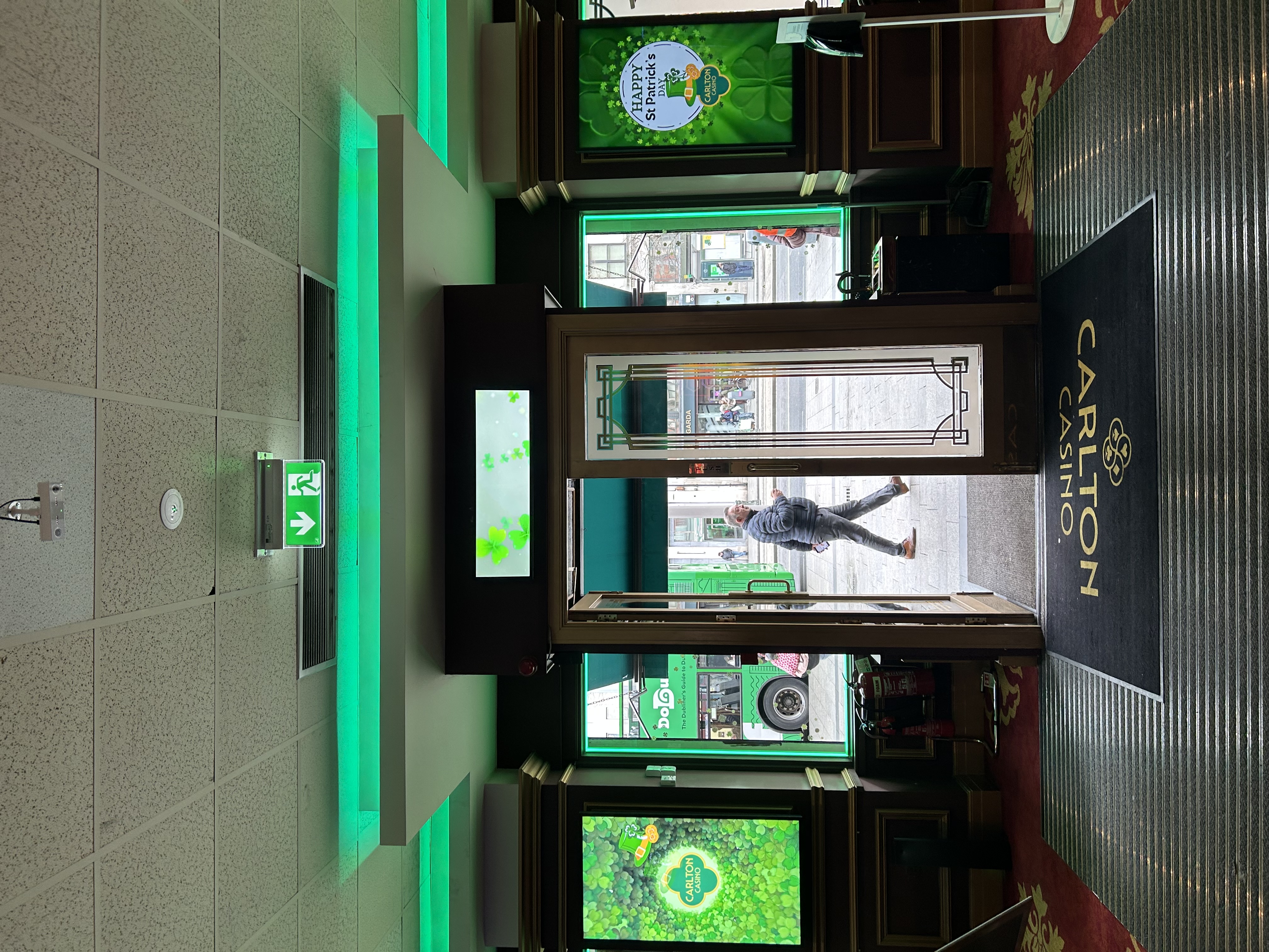 Screenco digital display installation